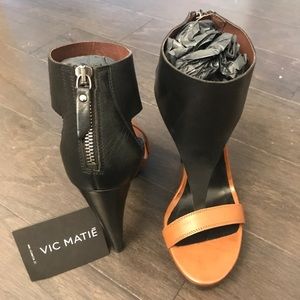 Vic Matie Hermitage black and brown leather heels